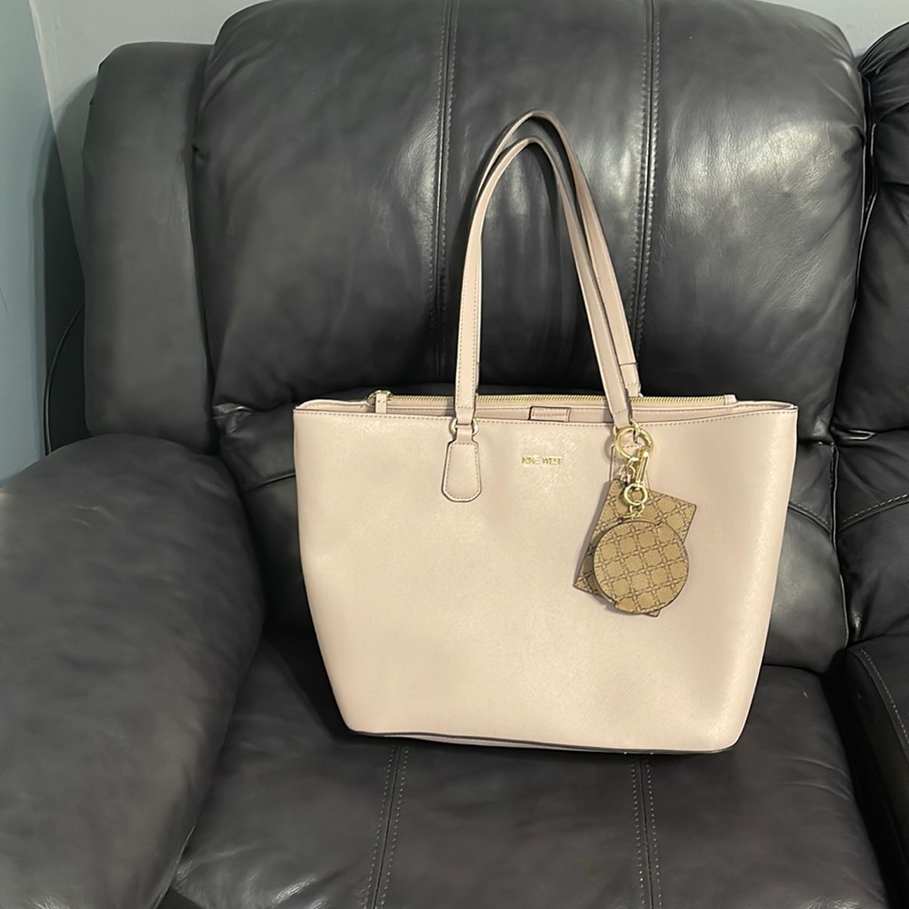 Woman’s shoulder Tote bag